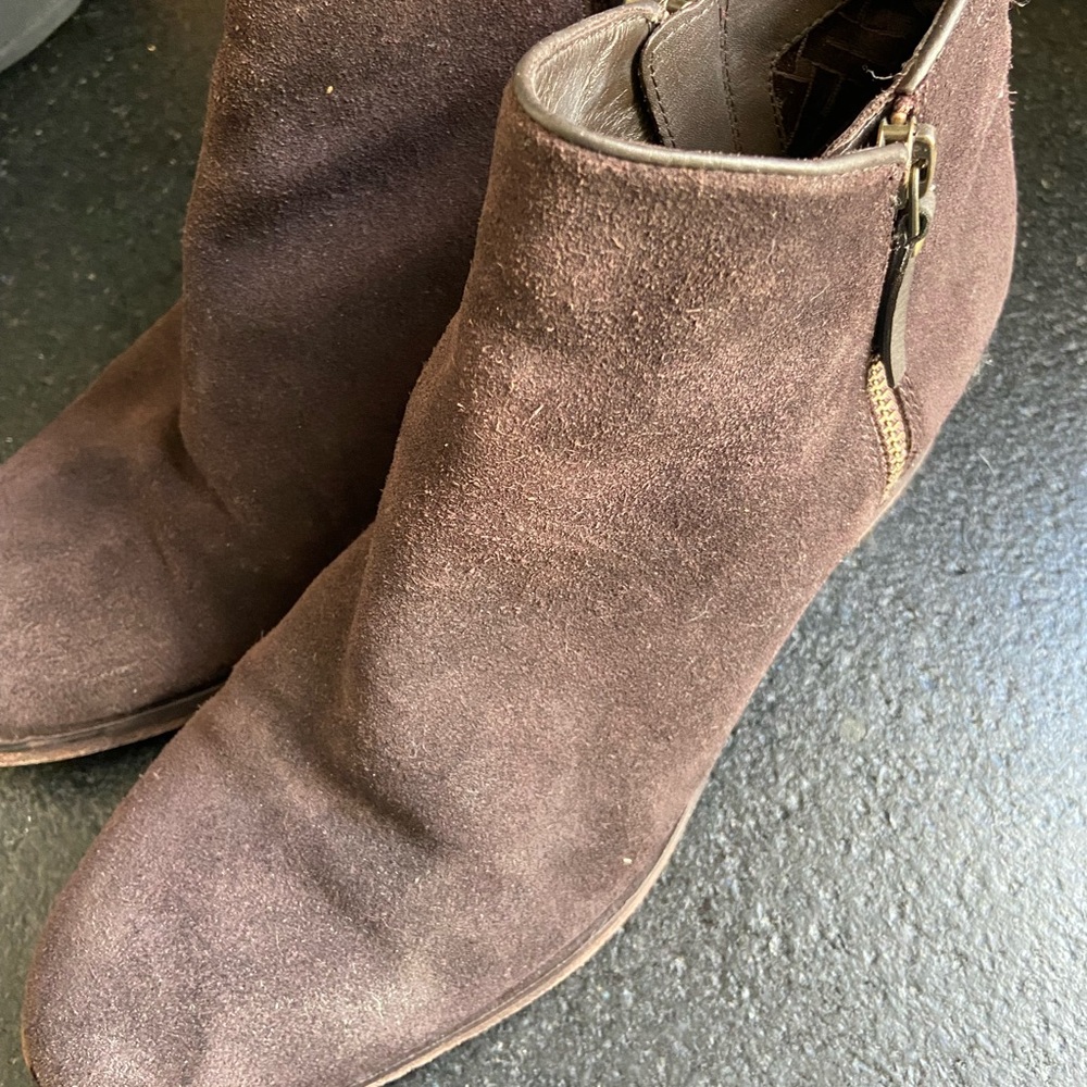 Cole Haan brown leather ankle booties size 8.5